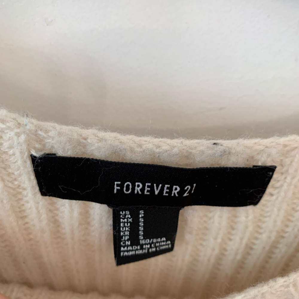 Forever 21 Raglan Sweater - Picture 2 of 4
